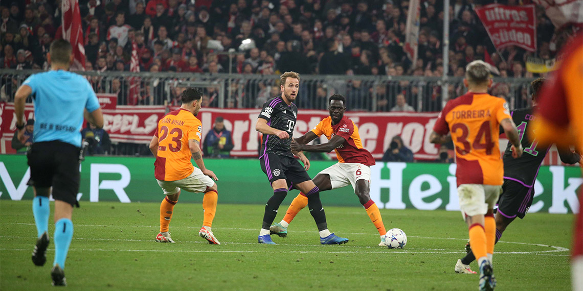 Galatasaray Teknik Direktörü Okan Buruk, “Oyuncularımın iyi bir performans sergilediğini düşünüyorum. Bu tür takımlara karşı oynamak çok zordur. Oyuncularım en iyisini yapmaya çalıştı. Rakibimizi galibiyetten dolayı tebrik ediyorum. Oyuncularıma da teşekkür ediyorum” dedi.