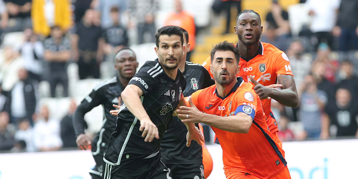 Beşiktaş Teknik Direktörü Rıza Çalımbay, "Takımımızın gidişatı iyi değildi ve kazanmamız gerekiyordu. Benim için de takım için de önemli bir galibiyet aldık. Takım üzerindeki karamsarlığı atlatmak için gerekli bir galibiyetti. Büyütecek bir şey yok, sadece 1 maç kazandık. Taraftarımızın da desteği ile aldığımız bu galibiyetten dolayı mutluyuz" dedi.