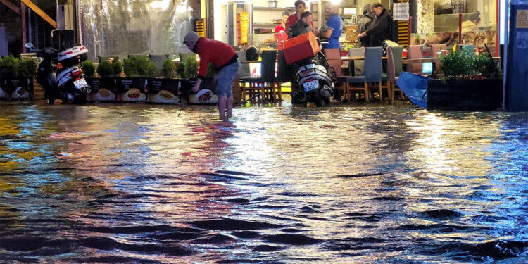 Bursa'da lodos, sağanak ve dolu yağışı