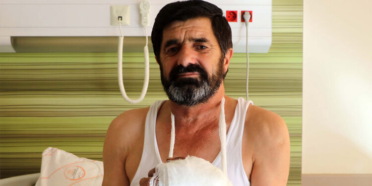 Çatı onarırken kopan eli mikrocerrahi yöntemiyle dikildi