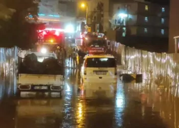 Kuvvetli yağış çekmeköy'de etkili oldu