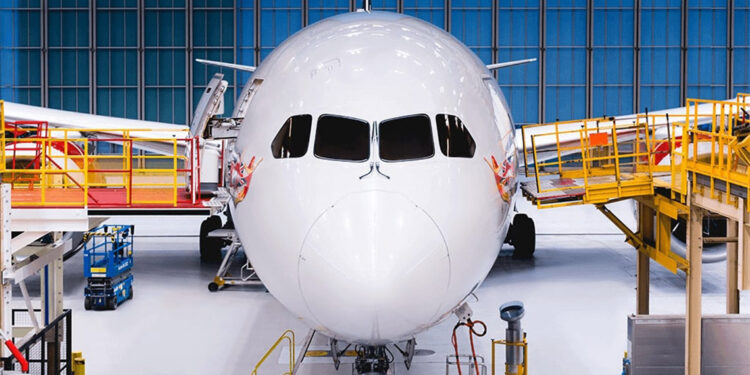 Çevreci yakıtlı uçak ilk transatlantik uçuşunu bugün yapacak