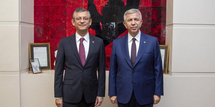 Özgür Özel Mansur Yavaş ile görüştü