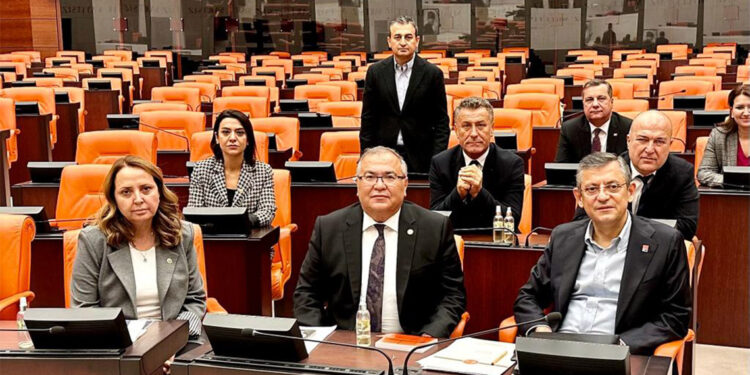 TBMM'deki eylemimiz ikinci bir karara kadar devam edecek