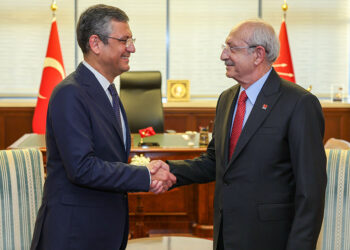 CHP'de devir-teslim töreni