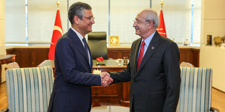 CHP'de devir-teslim töreni