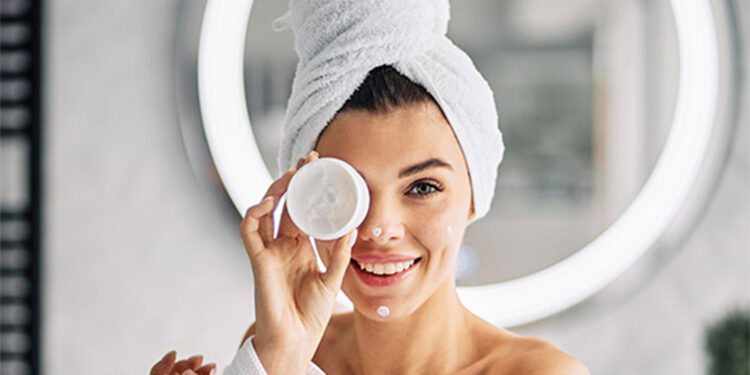 Cilt lekelerinden kış aylarında kurtulun