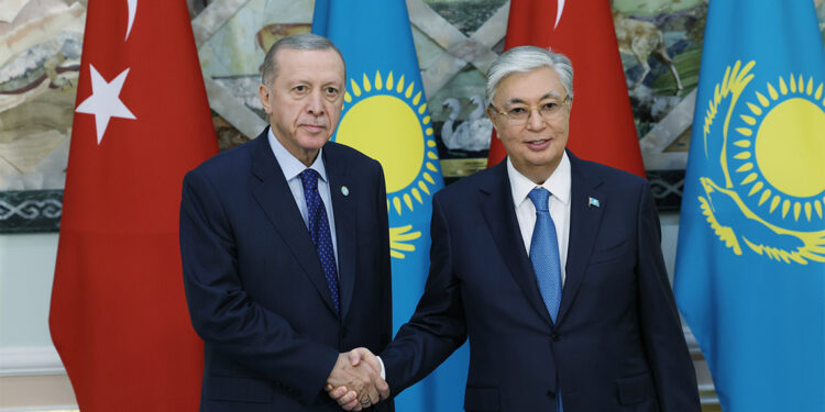 Erdoğan, Kazakistan Cumhurbaşkanı ile görüştü