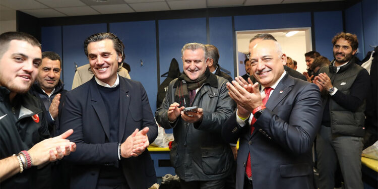 Cumhurbaşkanı Erdoğan, A Milli Futbol Takımı'nı tebrik etti