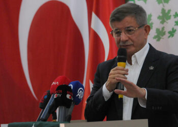 Gözümüzün önünde 1 aydır bir halk yok ediliyor