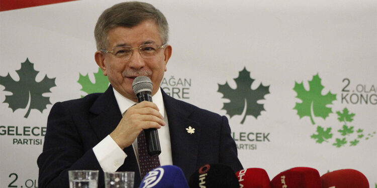 Davutoğlu'ndan rezerv alan yasasına tepki