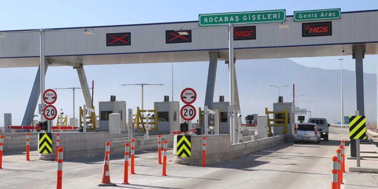 Denizli-Aydın Otoyolu'nun 80 kilometrelik bölümü açıldı