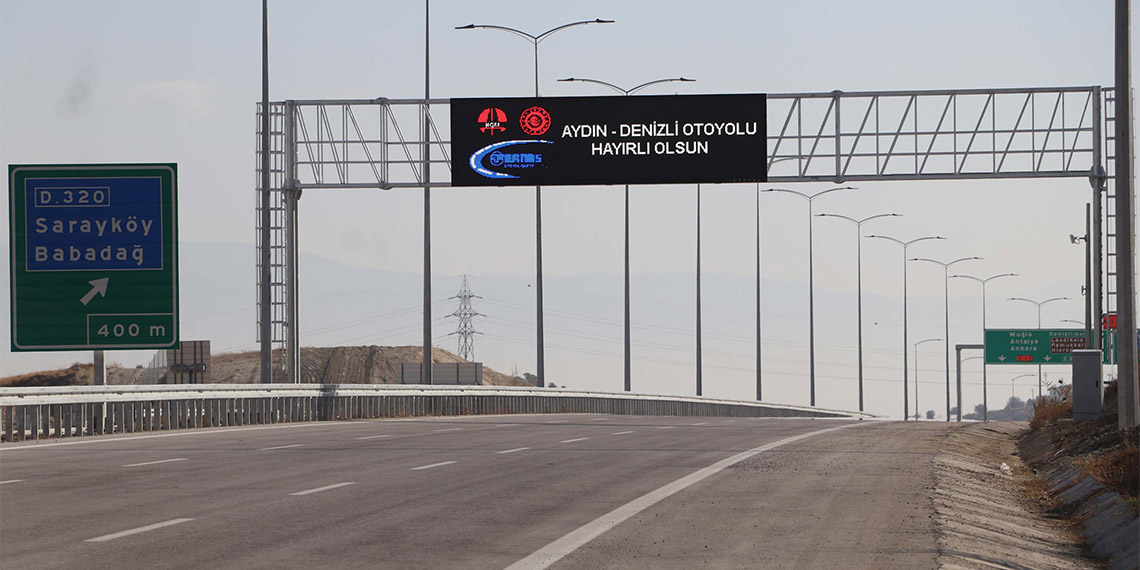 Denizli-Aydın Otoyolu'nun 80 kilometrelik bölümü açıldı