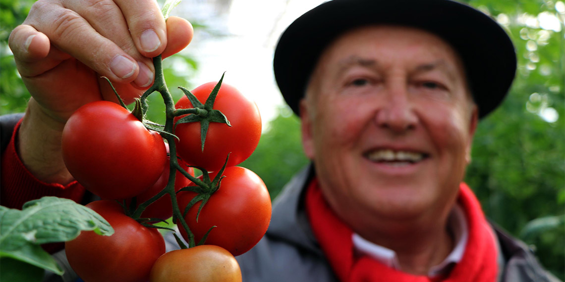 Deprem uzmanı Prof. Dr. Övgün Ahmet Ercan, "Deprem kuşağında olmamız bir nimettir. Önemli olan sağlam yerde sağlam ev yapmak, bu kadar basit" dedi.