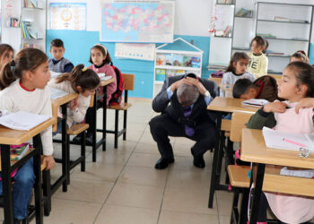 Depremde 20'ye yakın akraba ve öğrencisini kaybetti, eğitimle hayata tutundu
