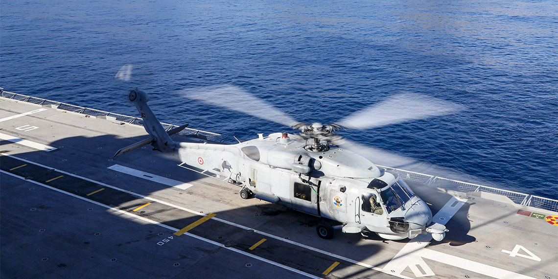 Türk Deniz Kuvvetleri Komutanlığı tarafından düzenlenen 'Doğu Akdeniz-2023 Tatbikatı' sürüyor. Antalya Körfezi'nde gerçekleştirilen tatbikatta senaryo gereği gerçekleştirilen kurtarma operasyonunda hem denizde hem karada hareket edebilen yerli üretim Zırhlı Amfibi Hücum Aracı (ZAHA) ilk defa kullanıldı.