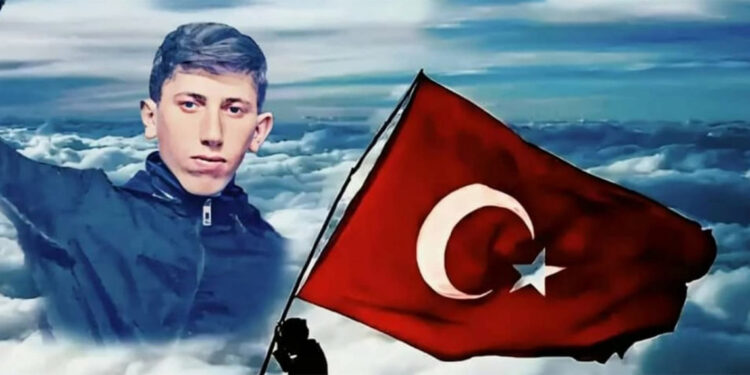 Sözleşmeli Er Emrah Gündüz'ün acı haberi baba evine ulaştı