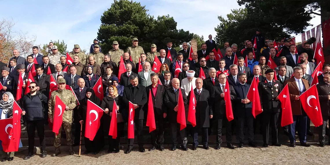 Osmanlı- rus savaşı sırasında başta nene hatun olmak üzere bölge halkının destan yazdığı aziziye müdafaası'nın 146'ncı yıl dönümü, düzenlenen tören ile kutlandı.