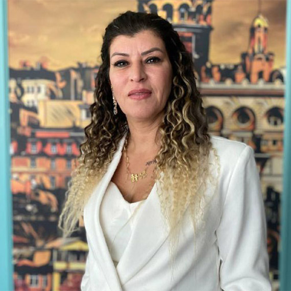 Eşini taciz eden arkadaşını bıçaklayan sanık, "Bacağından yaralamak istedim, öldürme kastını gözeterek bıçağı sallamadım. Mustafa'yı öldürmek istemedim. Tahliyemi istiyorum" dedi.