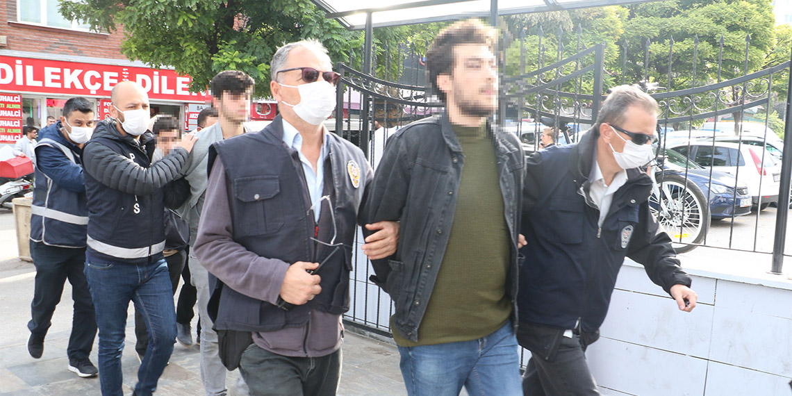 Gözaltına alınan 4 üniversite öğrencisi adliyede