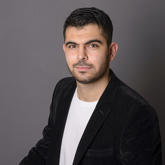 Kaporam.Net Kurucusu Ramazan Akay, ev ve araba alacakları uyararak, "Ürünü görmeden kapora yatırmayın" dedi.