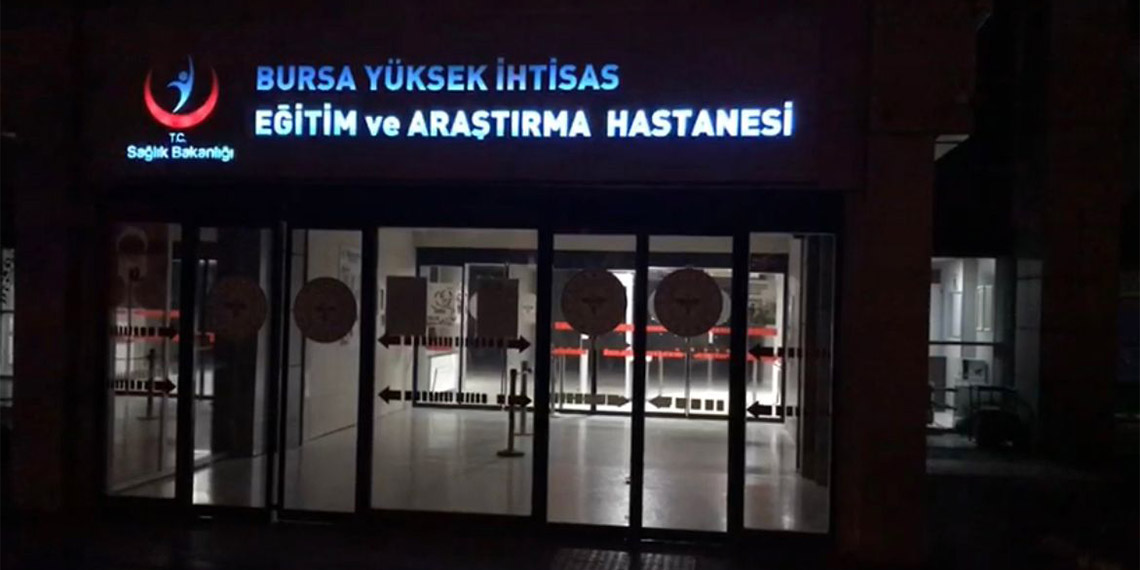 Bursa'nın Gürsu ilçesinde, evinde tabancayla vurulan Öznur Ç. (28) ağır yaralanırken, eşi Musa Ç. (33) ile kayınbiraderleri Sedat Ç. ve Erkin Ç., gözaltına alındı.