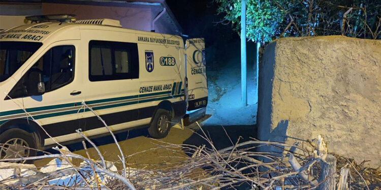 Evinin yolu üzerinde ölü bulundu