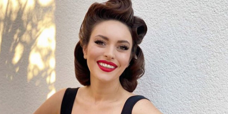 Ezgi Mola'yı taciz eden sanığa 1 yıl 5 gün ceza