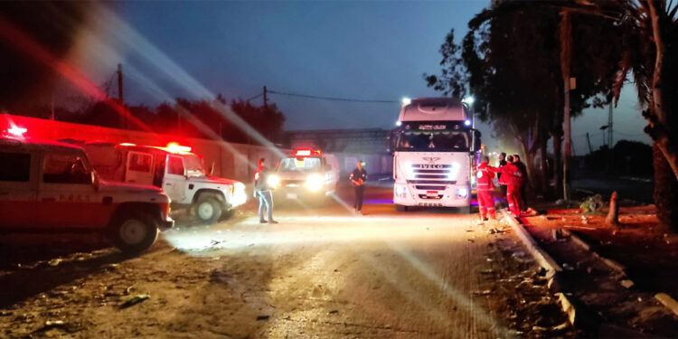 İnsani yardım yüklü 100 kamyon Filistin'e teslim edildi