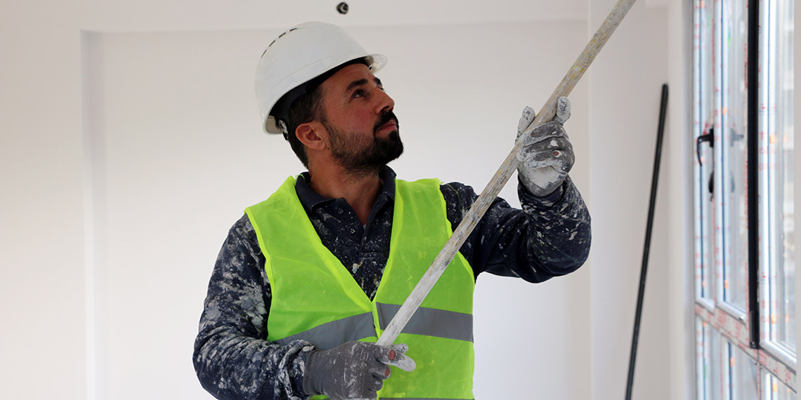 İnşaat işçisi doğa fotoğrafçısı