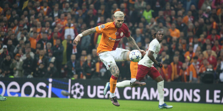 Galatasaray-Manchester United 3-3 berabere kaldı