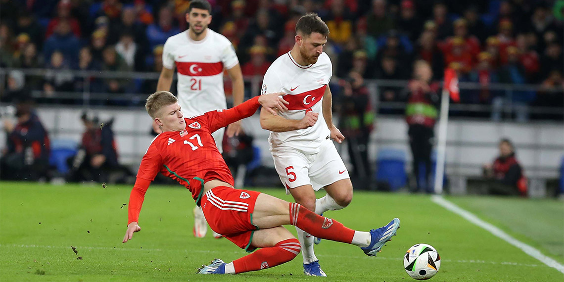 A Milli Futbol Takım Teknik Direktörü Vincenzo Montella, “Birincilik ve lider döndüğümüz için çok mutluyuz. Zorlu bir maç olacağını biliyorduk. İlk yarıda daha fazlasını yapabilirdik. En önemlisi geldiğimden beri ikinci yarılarda reaksiyon göstermemiz” dedi.