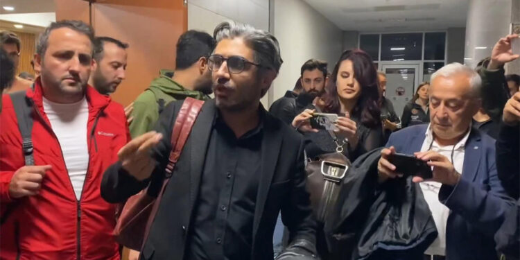 Gazeteci Barış Pehlivan'dan duruşmayı erteleyen hakime tepki: Bunun adı hukuk değildir, bunun adı adalet değildir, bunun adı vicdan değildir.