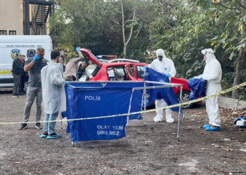 Ataşehir'de otoparkta otomobil içinde ceset bulundu