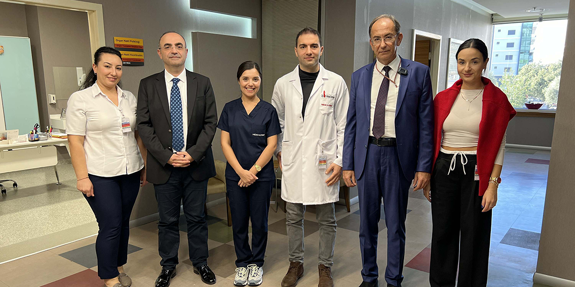 Karaciğer yetmezliği nedeniyle organ nakli olması gereken görme engelli Metin Tekin (58), Kadavradan karaciğer nakli ile hayata tutundu.