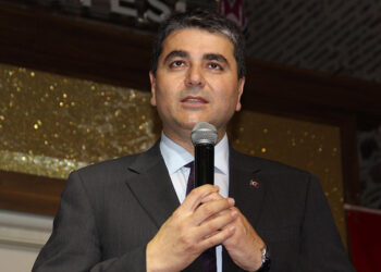 Türkiye'de siyasal sistem çürümüştür