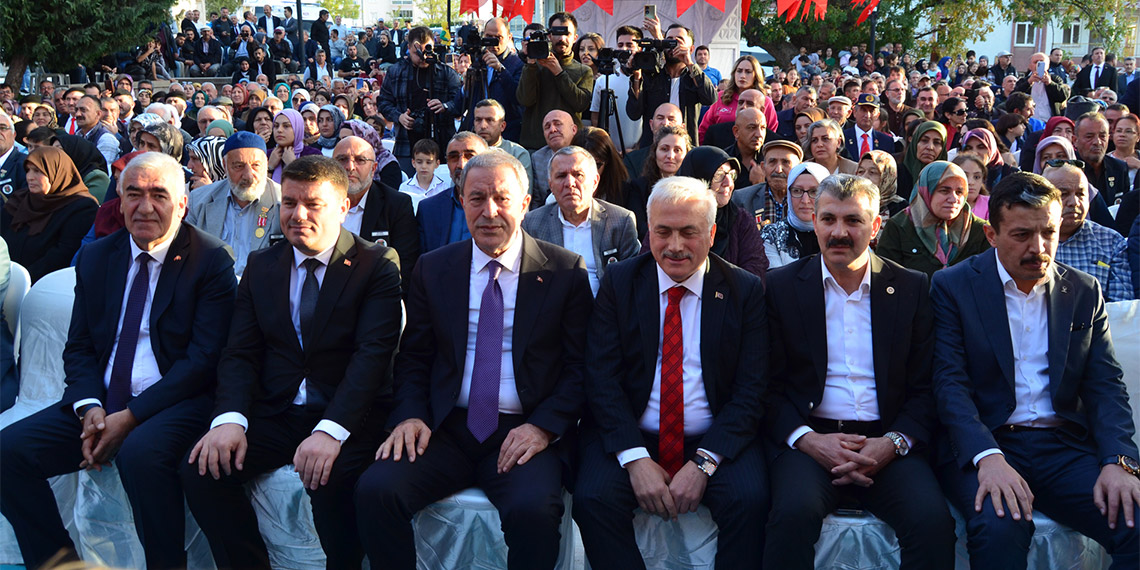 Eli kanlı Netanyahu masum insanları vurmaktan çekinmiyor