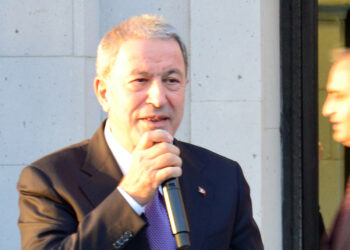 Eli kanlı Netanyahu masum insanları vurmaktan çekinmiyor