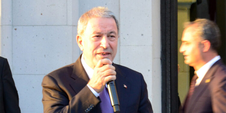 Eli kanlı Netanyahu masum insanları vurmaktan çekinmiyor