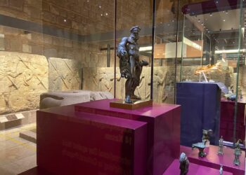 'Herakles heykeli' ve 'altın taç' 'Kaçış Yok' sergisinde