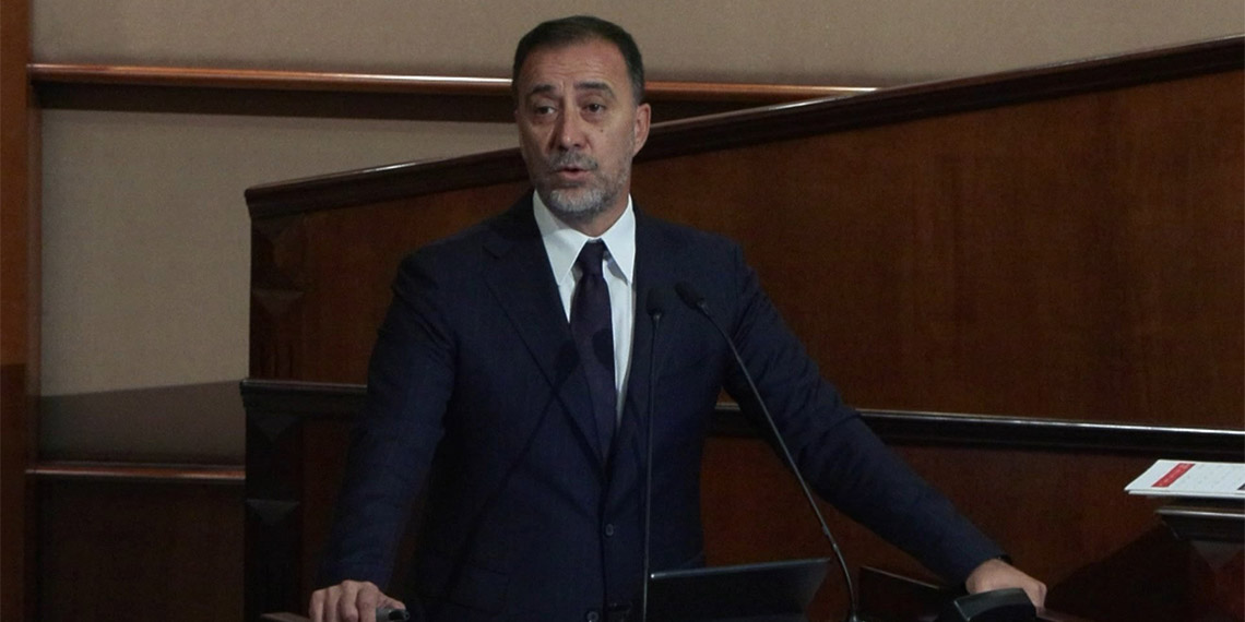 İstanbul Büyükşehir Belediye Meclisi Kasım ayı 3'üncü oturumunda İETT'nin 2024 yılı bütçesi oy birliğiyle kabul edildi. Toplantıda ayrıca 8 ilçenin 2024 mali yılı bütçesi de kabul edildi.