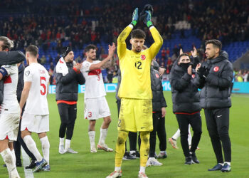 Altay Bayındır'a İngilizlerden geçer not