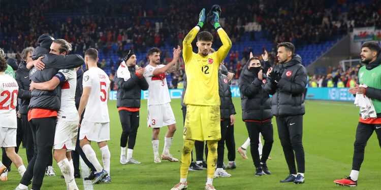 Altay Bayındır'a İngilizlerden geçer not