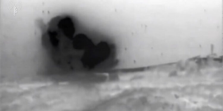 Gazze'de ve Lübnan sınırında hava saldırısı düzenlendi