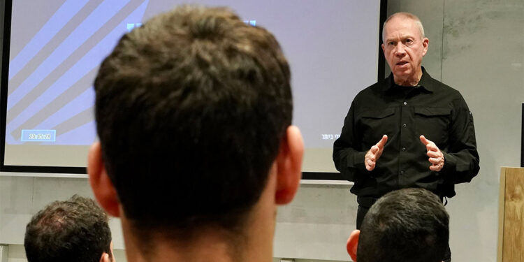 İsrail Savunma Bakanı Yoav Gallant Lübnan'ı tehdit etti