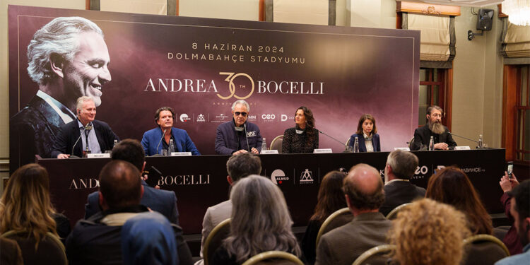 İtalyan tenor Andrea Bocelli; savaş insanlığın hatası