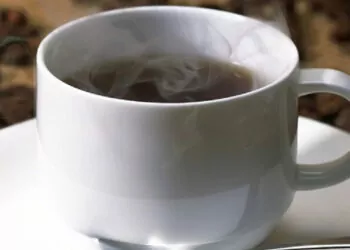 Kafeinin olumlu ve olumsuz etkileri nelerdir?