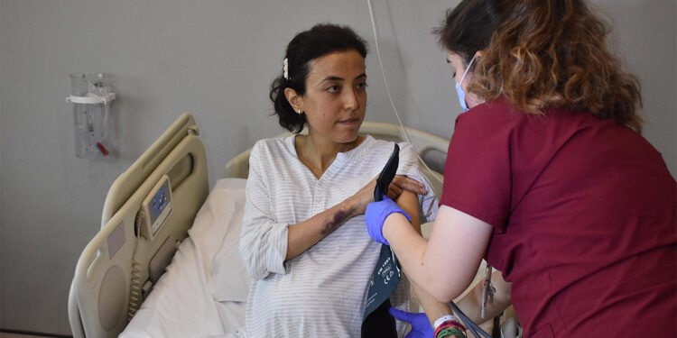 Esma karaciğer nakli için kadavradan bağış bekliyor