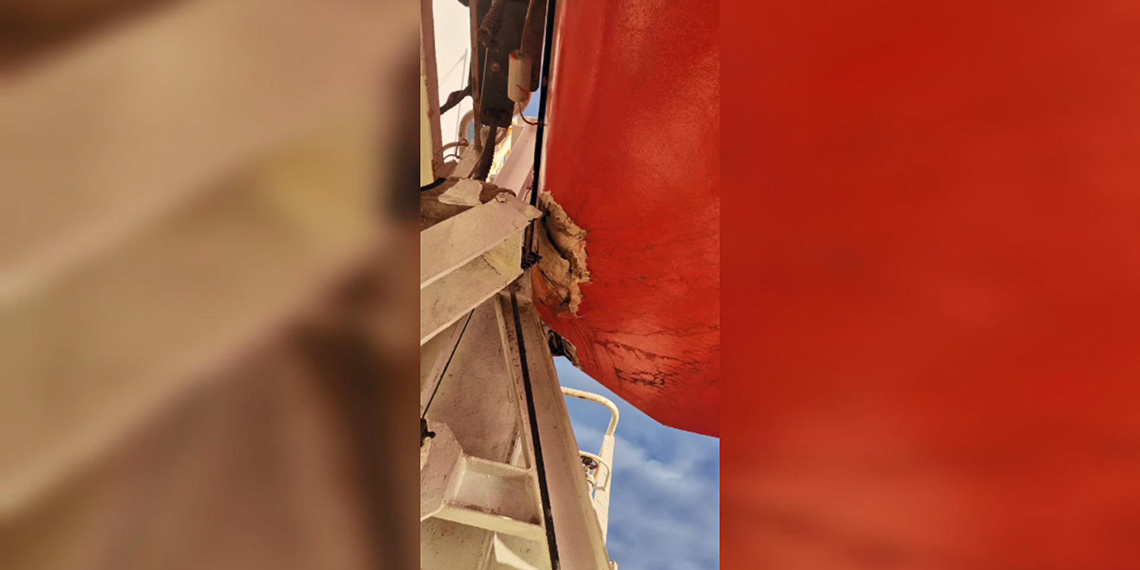 Fırtına denizcilere zor anlar yaşattı; gemi beşik gibi sallandı