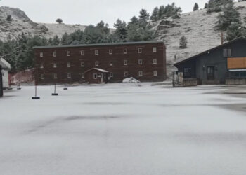 Kartalkaya Kayak Merkezi'ne mevsimin ilk karı yağdı
